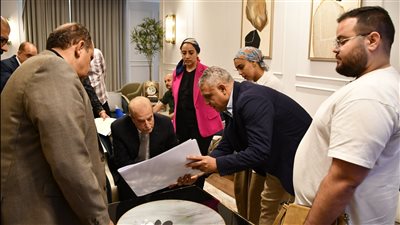 محافظ جنوب سيناء يبحث مشروع تطوير مكتبة الطفل بهضبة بشرم الشيخ