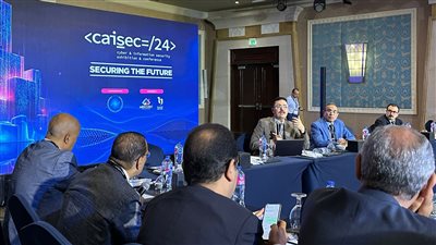 مساعد وزير التعليم العالي يناقش التحول الرقمي بالجامعات