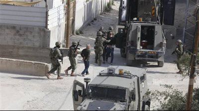 إصابة 11 مواطنًا خلال اقتحام الاحتلال مخيم عقبة 