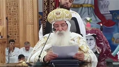 سيامة كهنة جدد ونهضة روحية.. أبرز أنشطة الأنبا إسحق في طما بالصور 