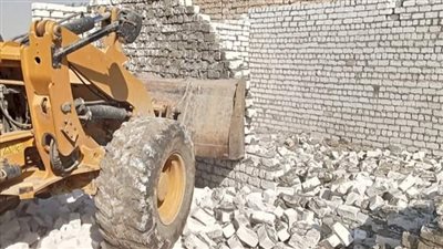 إزالة 40 حالة تعد على الأراضي الزراعية وأملاك الدولة بالمنيا