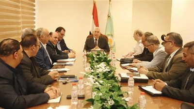 وزير الزراعة يوجه الفريق البحثي لنبات الكسافا بإجراء مزيد من التجارب التطبيقية  