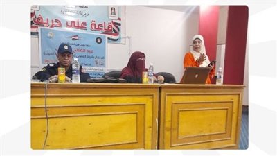 وزارة العمل تنشر ثقافة السلامة والصحة المهنية بمنشآت الوادي الجديد
