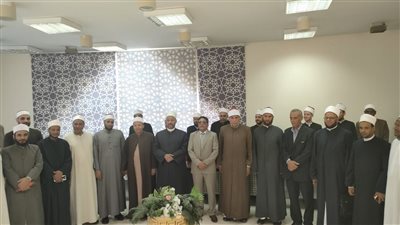 ندوة تثقيفية للأئمة والواعظات بالبحر الأحمر 
