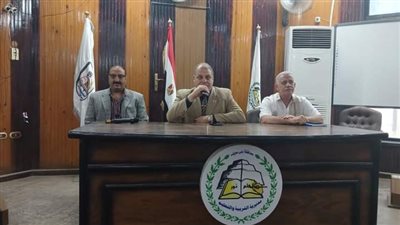 محافظ بني سويف يُراجع مع التعليم الترتيبات النهائية لامتحانات الثانوية العامة