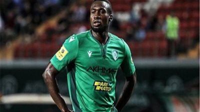 كوناتي يوافق على تخفيض راتبه من أجل الأهلي