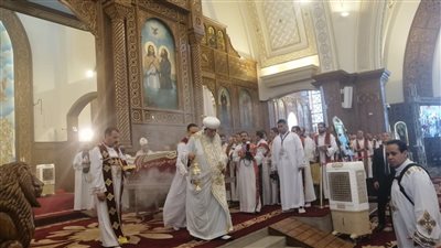 البابا تواضروس يدشن كنيسة الأنبا إبرام فى دير العزب بالفيوم 