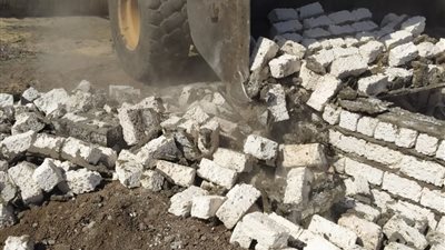 إزالة 13 حالة تعدٍ على أراضٍ زراعية بأسيوط