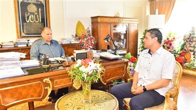 محافظ أسيوط يناقش خطة قطاع الشباب والرياضة بالمراكز والأحياء خلال الإجازة الصيفية