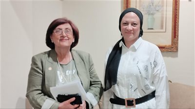 “لملح الأرض أنا”.. أول نشيد  للمرأة العربية