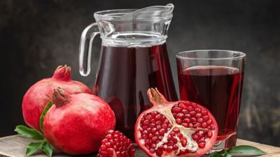 عصير الرمان يساعد في منع السكتات الدماغية والنوبات القلبية