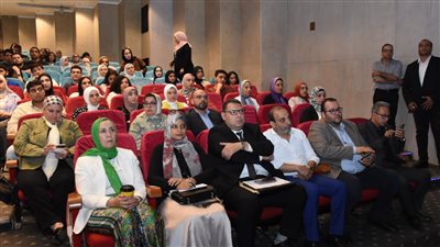 كلية طب الأسنان عين شمس تنظم ندوة تعريفية عن امتحان مزاولة المهنة