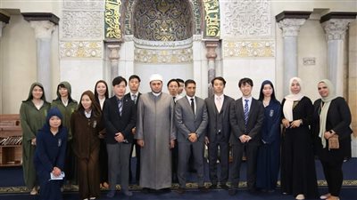 وفد دبلوماسي ياباني يزور الجامع الأزهر ويشيد بعمارته الفريدة ونشاطاته العلمية