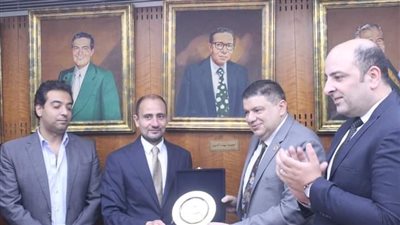 الوكيل يشارك في ندوة بعنوان 