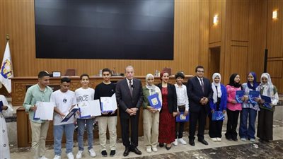 محافظ جنوب سيناء يكرم أوائل الشهادة الإعدادية  للعام الدراسي 2023/ 2024