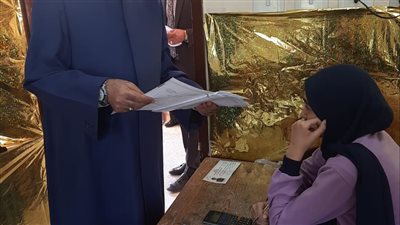 توافد طلاب الثانوية الأزهرية على اللجان لأداء امتحان النحو بالاسكندرية