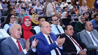 تكريم 733 طالب وطالبة في حفل ختام الأنشطة الطلابية بجامعة سوهاج 