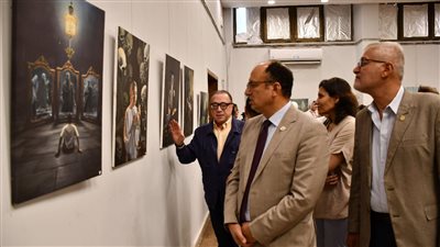 رئيس جامعة حلوان يفتتح معرض التصوير الفوتوغرافي لطلاب الفنون الجميلة