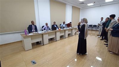 بدء مناقشة مشروعات تخرج طلاب تكنولوجيا الخدمات الفندقية بجامعة طيبة