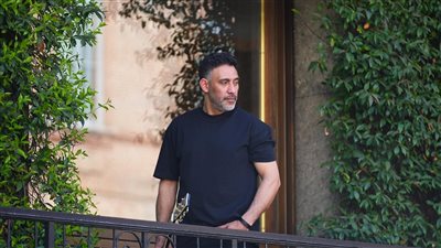 عمرو مصطفى يستمر في غموضه..اعتذار وأمنية والجمهور : قول اسمه