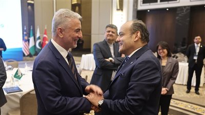 وزير التجارة يترأس أعمال اجتماع لوزراء تجارة مجموعة دول الثمانى بإسطنبول التركية