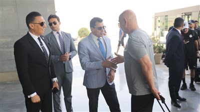 وزير الرياضة يستقبل بعثة منتخب مصر بعد الوصول للقاهرة