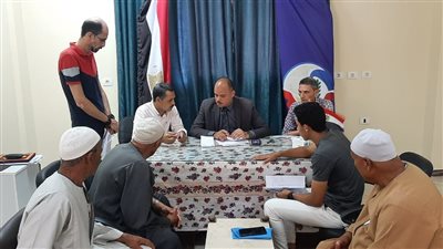 رئيس مدينة دمنهور يلتقي بأهالي قرية سنهور 