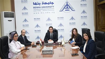 رئيس جامعة بنها يستقبل وفدًا من تنسيقية شباب الأحزاب والسياسيين
