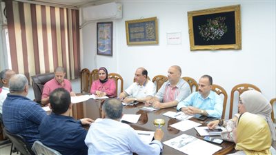 سكرتير مساعد البحيرة يناقش الموقف التنفيذي لمشروعات مياه الشرب 