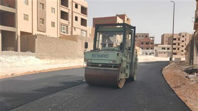 صور .. تنفيذ أعمال رفع الكفاءة وتطوير الطرق بمدن الشروق وبني سويف وأخميم والمنيا الجديدة