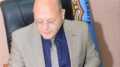 صرف مكافأة للعاملين بجامعة سوهاج بمناسبة عيد الأضحى المبارك 