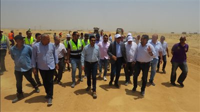 نائب رئيس المجتمعات العمرانية يتفقد وحدات سكن لكل المصريين بالعبور الجديدة 