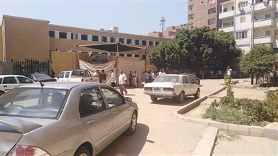 طلاب الثانوية بقنا: امتحان الاقتصاد والاحصاء في مستوى الطالب المتوسط 