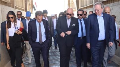 محافظ بني سويف وسفراء الإتحاد الأوروبي يزورون مجمع صوامع كوم أبوراضي