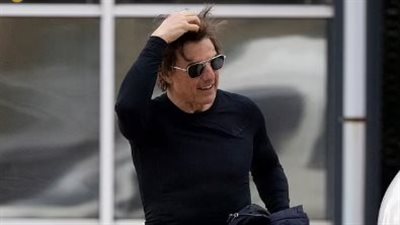  توم كروز في مهبط طائرات الهليكوبتر بكواليس Mission: Impossible 8