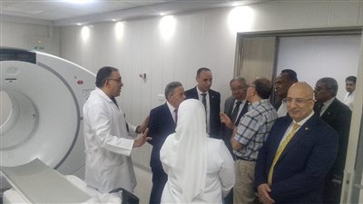 نقيب عام الأطباء بمصر يتفقد معهد الأورام بدمنهور 