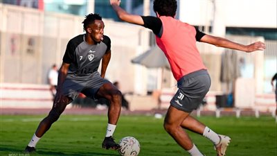 تقسيمه فنية قوية للاعبى الزمالك فى ختام المران 