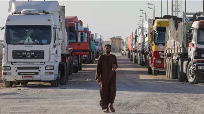 الاحتلال يغلق معبر كرم أبوسالم أمام المساعدات القادمة من مصر.. فيديو