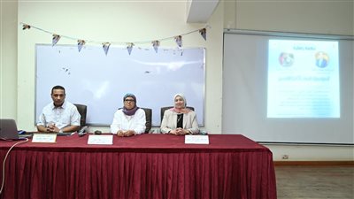 المؤتمر العلمي بكلية الألسن بالفيوم يوصى بتشجيع الطلاب على البحث والابتكار 