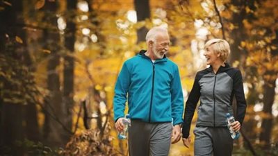 فوائد واعدة للمشي يومياً.. بينها تحسين صحة القلب