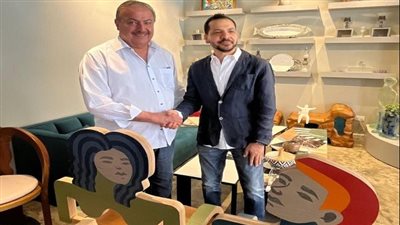 رئيس المجلس الوطني البحريني يزور معرض أصداء الفخامة وعجائب الماضي بسقارة