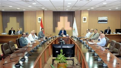 جامعة المنصورة تناقش المخطط الهندسي لمشروع مبني الخدمات العلاجية بمستشفى الطوارئ