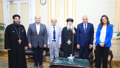 محافظ الجيزة يستقبل وفود الكنائس للتهنئة بعيد الأضحى المبارك