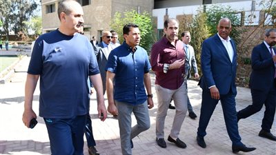 وزير الشباب والرياضة يتفقد تطوير مدرسة الموهوبين رياضيًا الدولية