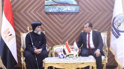  رئيس جامعة جنوب الوادي يتلقي تهنئة عيد الأضحي من مطرانيات نجع حمادي وقنا 