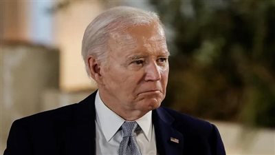 رئيسة الوزراء الإيطالية تُعيد بايدن بعد أن «تاه خارج السرب».. فيديو