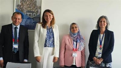 وفد وزارة العمل يناقش آليات تنفيذ 