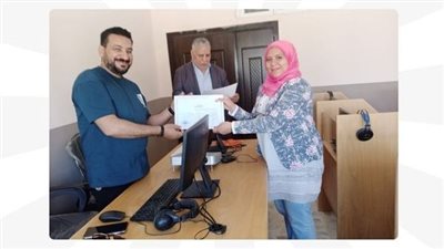 وزارة العمل تسلم شهادات إتمام التدريب المهنى للمتدربين لشباب دمياط 