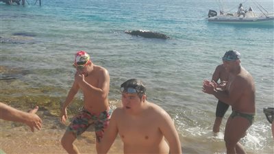 القصيبي يجتاز اختبارات سباحة المياه المفتوحة بالغردقة 