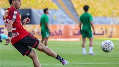 إمام عاشور يفتتح التسجيل للأهلي أمام فاركو